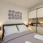 Madrugada Apartments